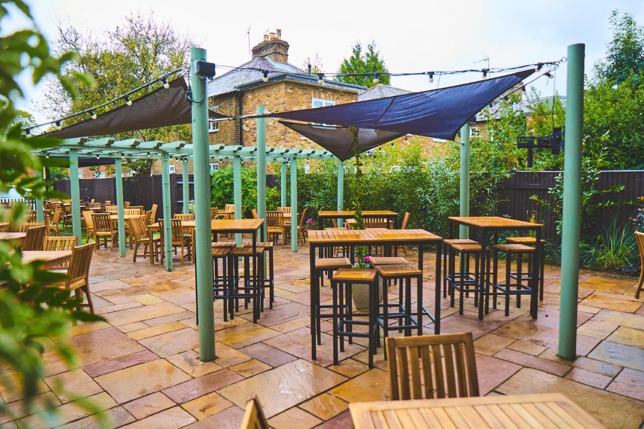 The Lord Grenfell Bed & Breakfast Maidenhead Eksteriør bilde The roof terrace at the Duke of Cumberland